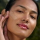 thumbnail image 3 of Protector solar Clarins UV Plus Antipolución SPF 50 tintado, 3 of 6