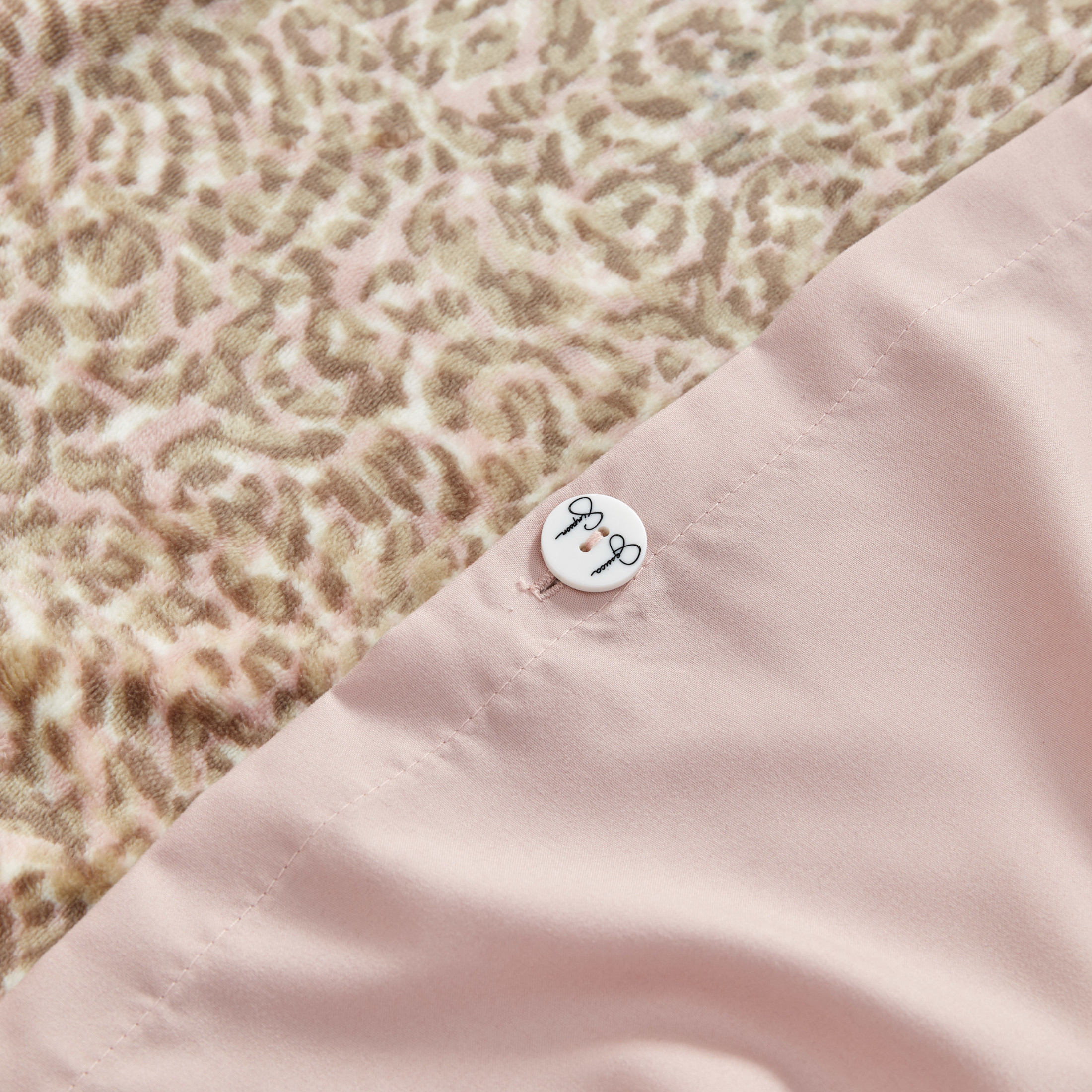 Jessica Simpson Blush Pink Leopard Printed Plush Duvet Cover Set Queen/Full Size - 3 Piece Set