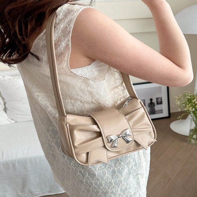 LNGOOR Cloud Shaped Wrinkled Solid Color Shoulder Bag With Bowknot Fashionable And Versatile