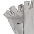 thumbnail image 4 of Guantes de Protección Zulema para Uñas de Radiación Gris Claro, 4 of 8