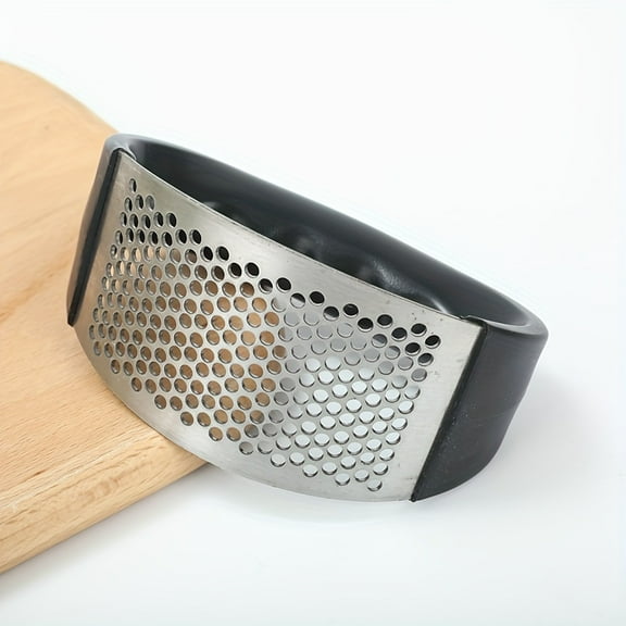 Stainless Steel Garlic Crusher – Manual Ring Press with Ergonomic Black Handle, Rust-Resistant Heavy-Duty Design for Garlic, Ginger, Herbs & Everyday Kitchen Prep