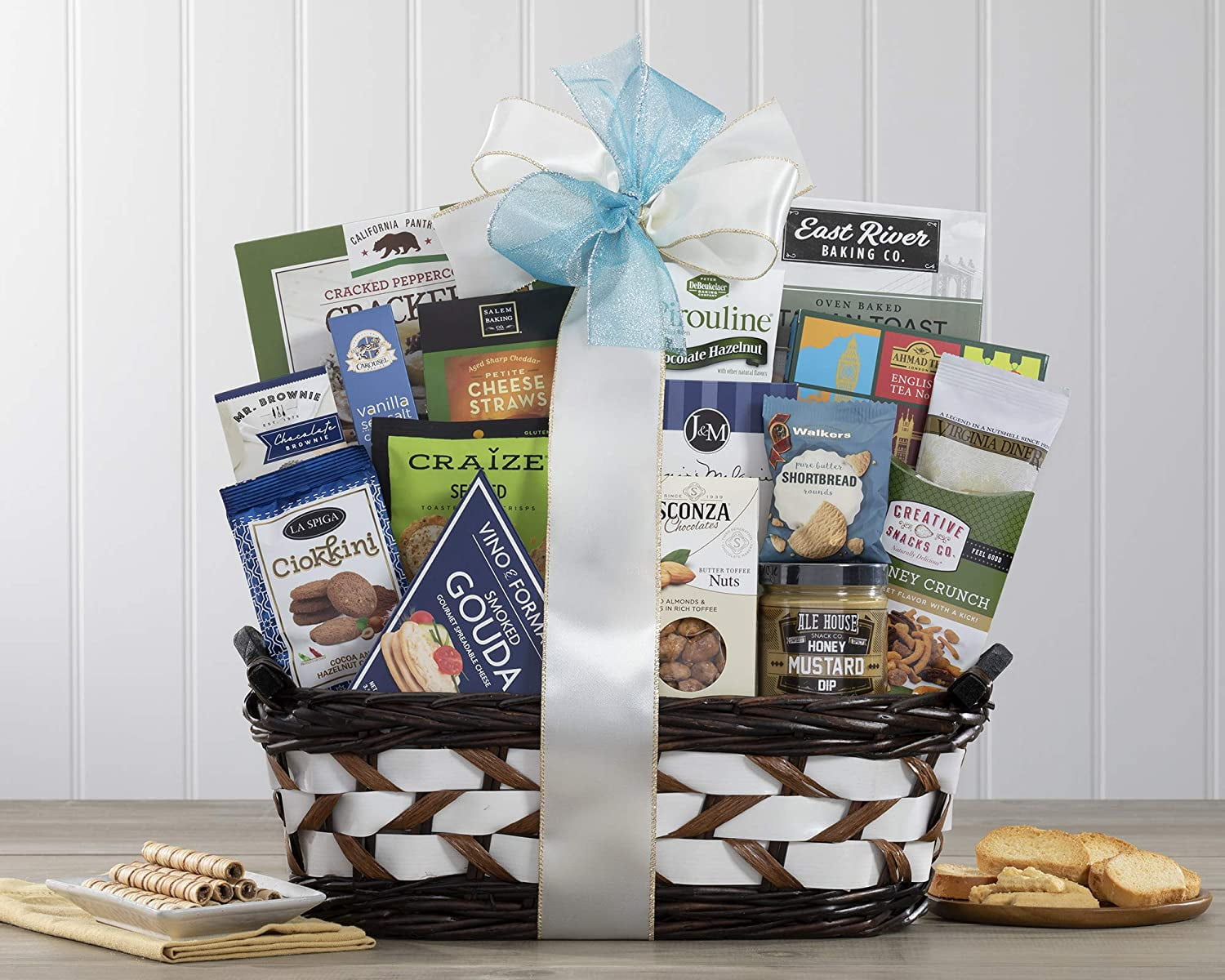 Gift basket. Housewarming food gifts. Classical gift set. Country gifts. Harry and david gift baskets.