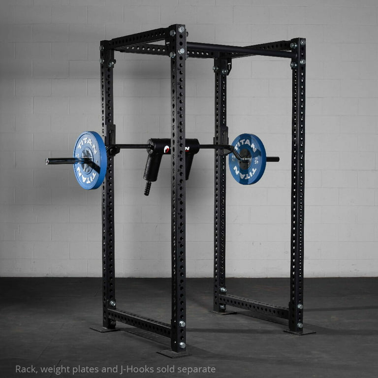 Titan Fitness Rackable Safety Squat Olympic Bar, Rated 1,500 LB With  Shoulder and Arm Pads, Balanced Camber Design Ideal for Front Squats,  Lunges