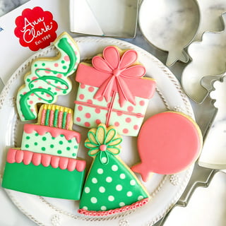 3.25 Cookie Cutter - Present with Bow by Flour Box Bakery, Ann Clark