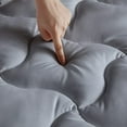 thumbnail image 2 of SLEEP ZONE Protège-Matelas Simple TG Rafraîchissant, Housse de Matelas Matelassée Ajustée, Lavable à la Machine, Alternative au Duvet Douce et Moelleuse, Poche Profonde 8-21 Pouces (Gris, Simple TG), 2 of 15