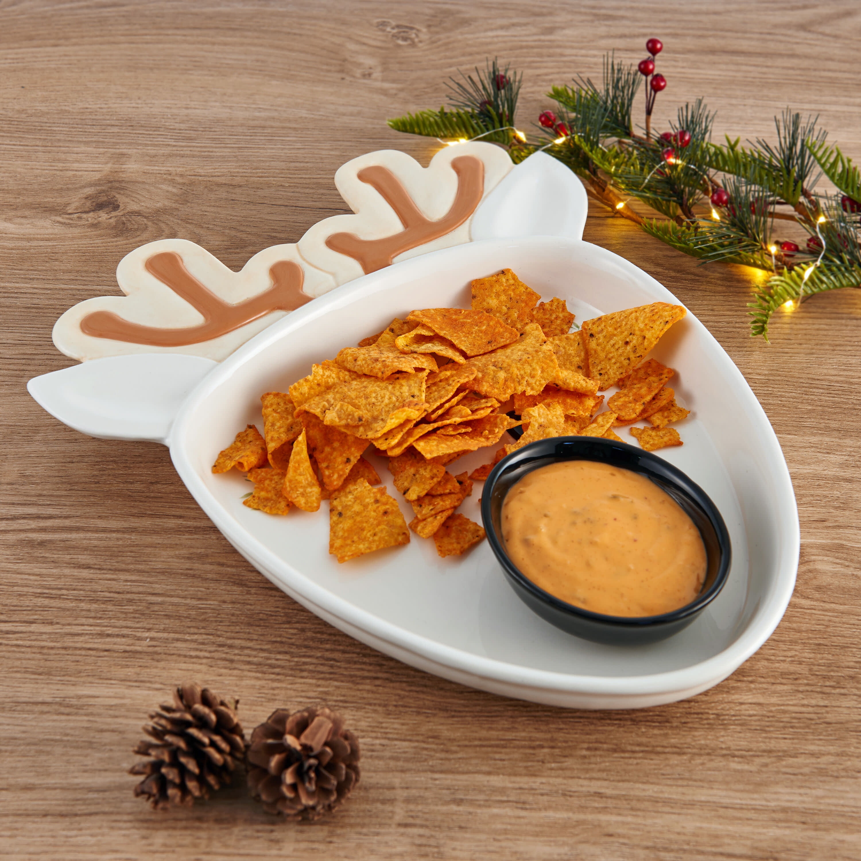 Pfaltzgraff Winterberry Reindeer Chip and Dip Serving Tray