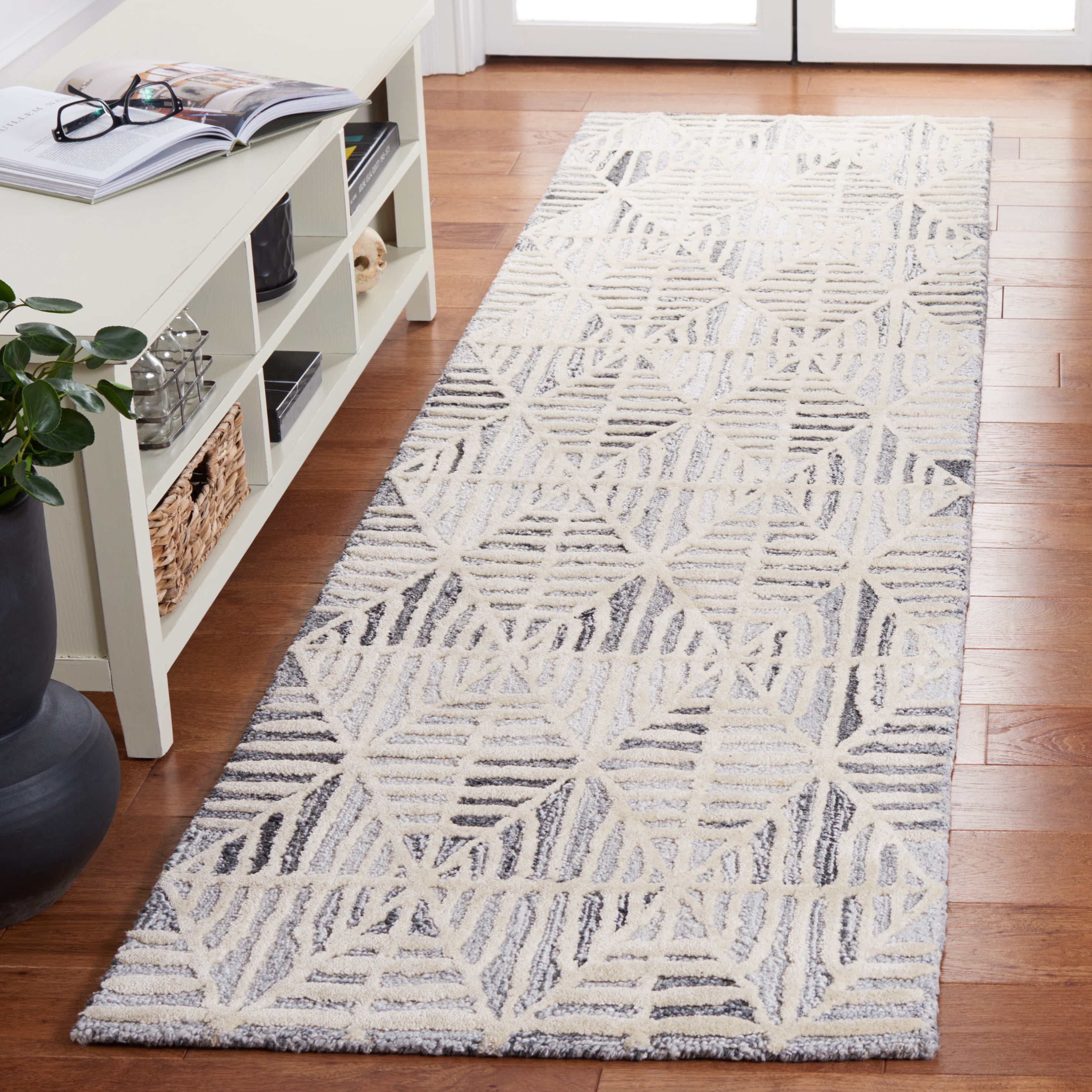 SAFAVIEH Ebony Abraham Diamond Runner Rug, Grey/Ivory, 2'3" x 9'