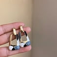 thumbnail image 5 of Aguja de plata Acrílico Geométrico Color Pendientes a juego Nicho de sentido avanzado Personalidad Pendientes de moda Estilo europeo y americano Joyas para orejas 10 # aguja de plata. verde JFHHH pequeña, 5 of 5
