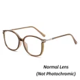 thumbnail image 1 of Nouvelles Lunettes de Lecture Photochromiques pour Femmes Unisexes Rétro Lunettes de Soleil Changeant de Couleur Mode Il de Chat Presbytie Persistante Thé (normal) 2.0, 1 of 6