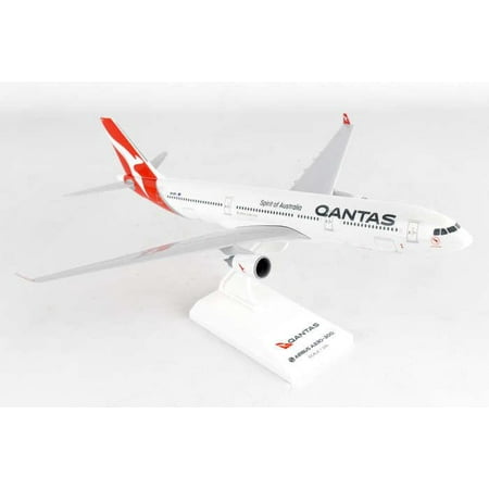 Skymarks Qantas Airbus A330 300 1 200 Scale Model With Stand Reg Vh Qpj