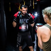 UFC Long Curved Focus Mitts - Black/Red - Lightweight, Ergonomic Punch Mitts for Boxing, MMA, Kickboxing Coaching