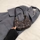 thumbnail image 4 of Bolso Crescent para Mujer Con Leopardo Hobo Cuero PU El Trabajo), 4 of 6