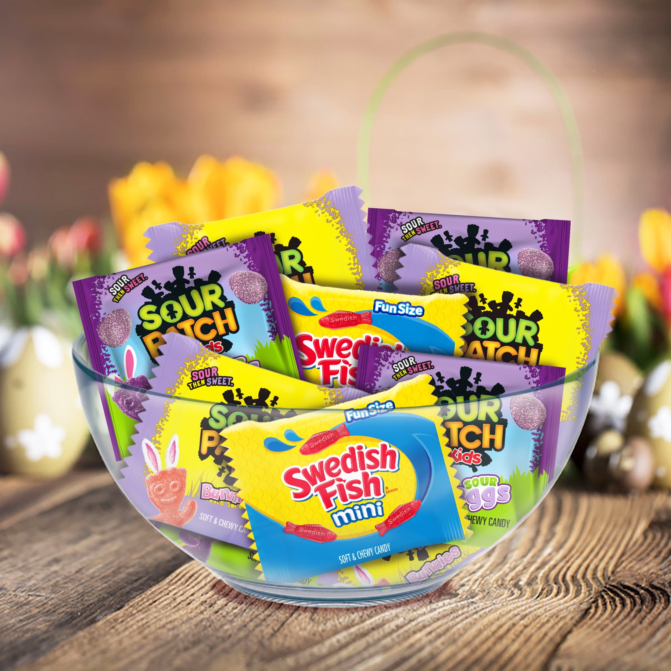SOUR PATCH KIDS Bunnies, Eggs & SWEDISH FISH Soft & Chewy Easter Candy Variety Pack, 80 Snack Packs