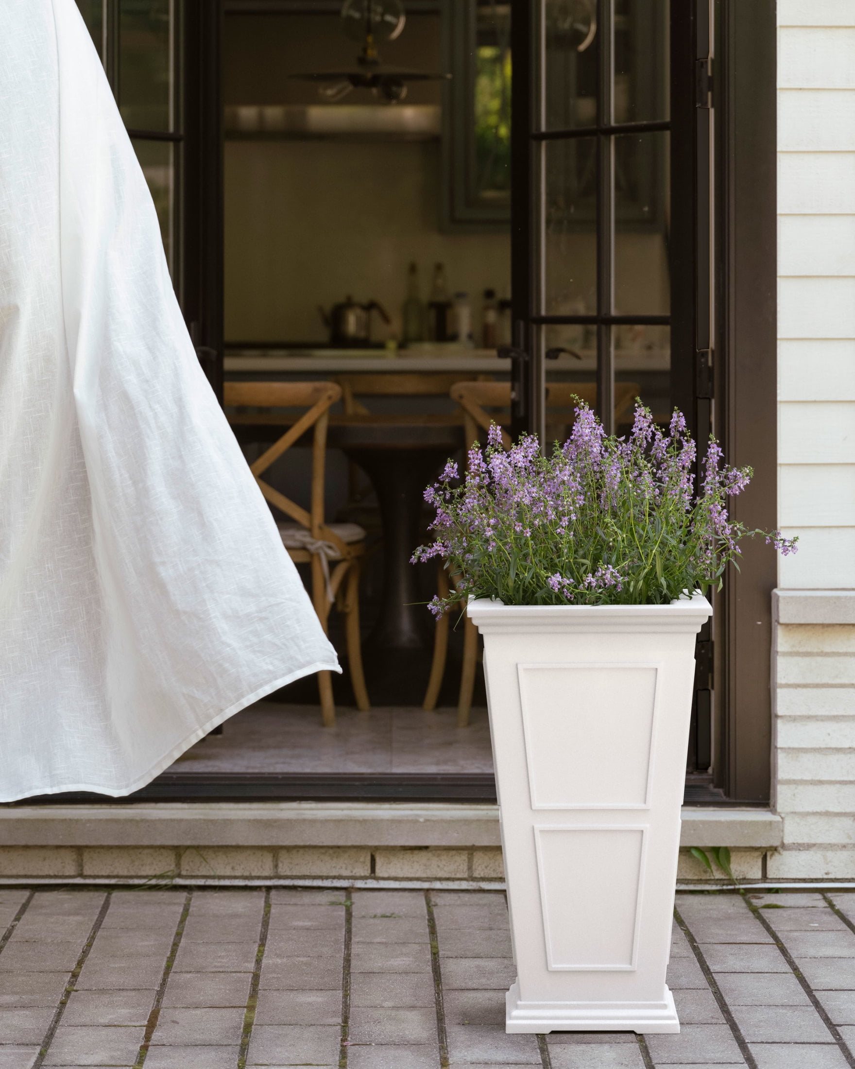 Veradek Brixton Tall 26" Plastic Planter - White