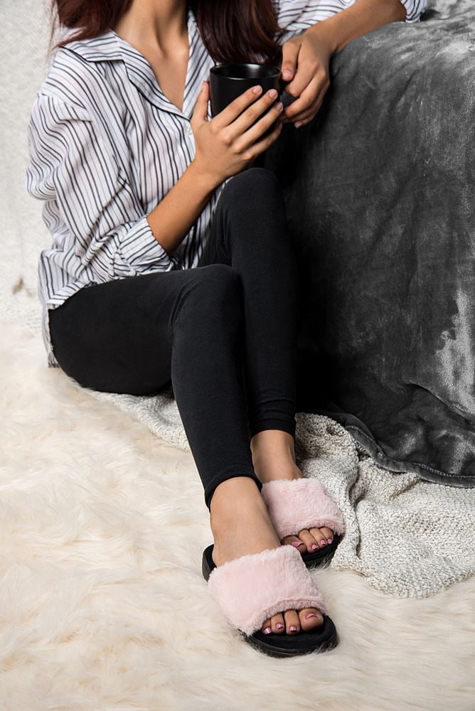 Fluffy Slide Slippers for Women – Soft Fleece Open Toe Indoor Slip-On House Shoes with Non-Slip Rubber Sole, Cozy Home Lounge Footwear