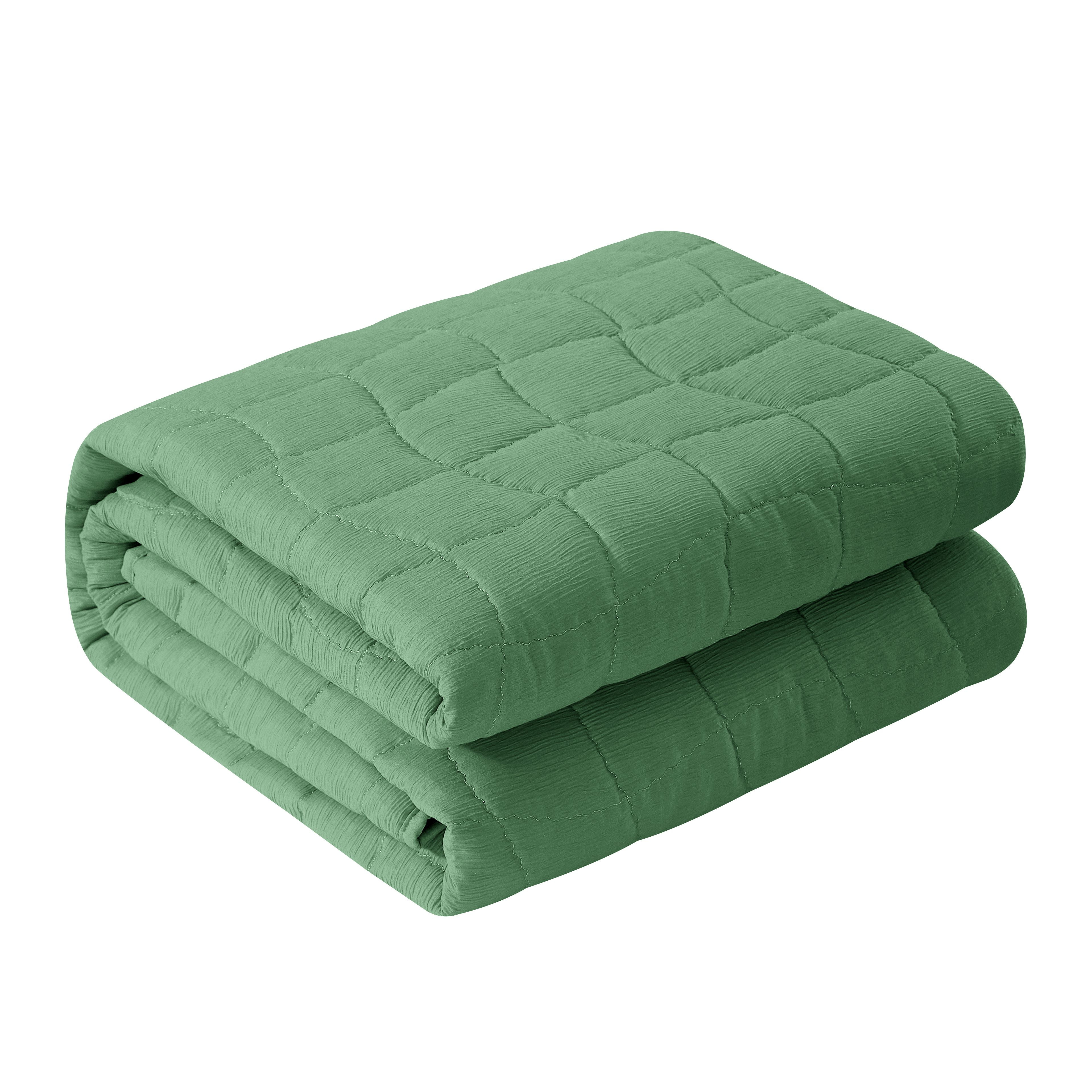 Mainstays by Becky G. & Alejandra Green Lily Cloud Quilt, Full/Queen
