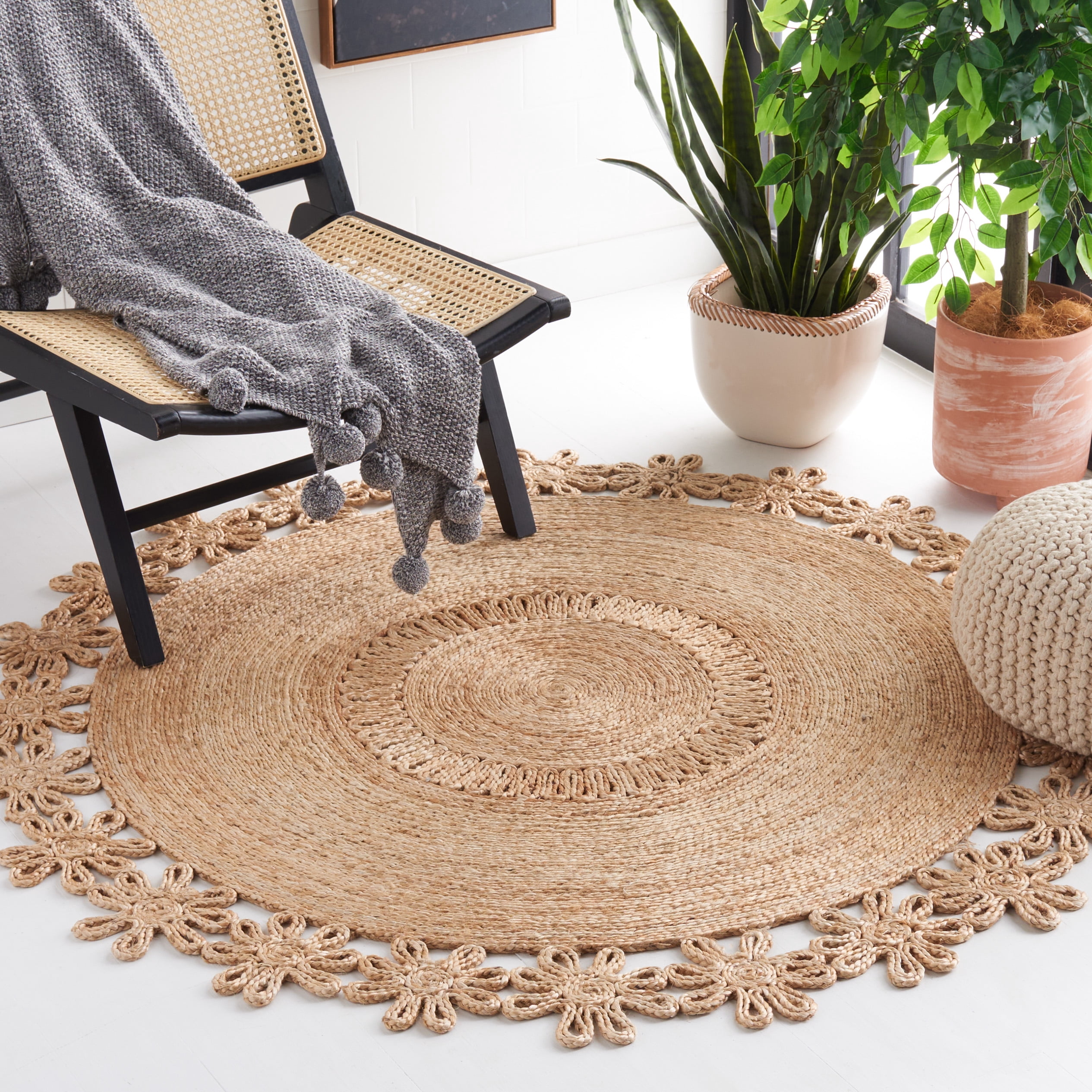 SAFAVIEH Natural Fiber Mabel Geometric Area Rug, Natural, 5' x 5' Round