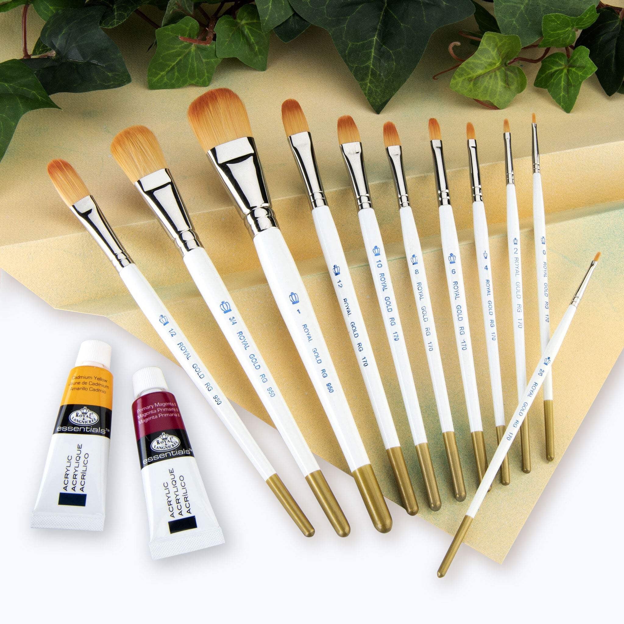 Royal & Langnickel Royal Gold Short Handle Paint Brush Set, Filbert and Wash, 11-Piece