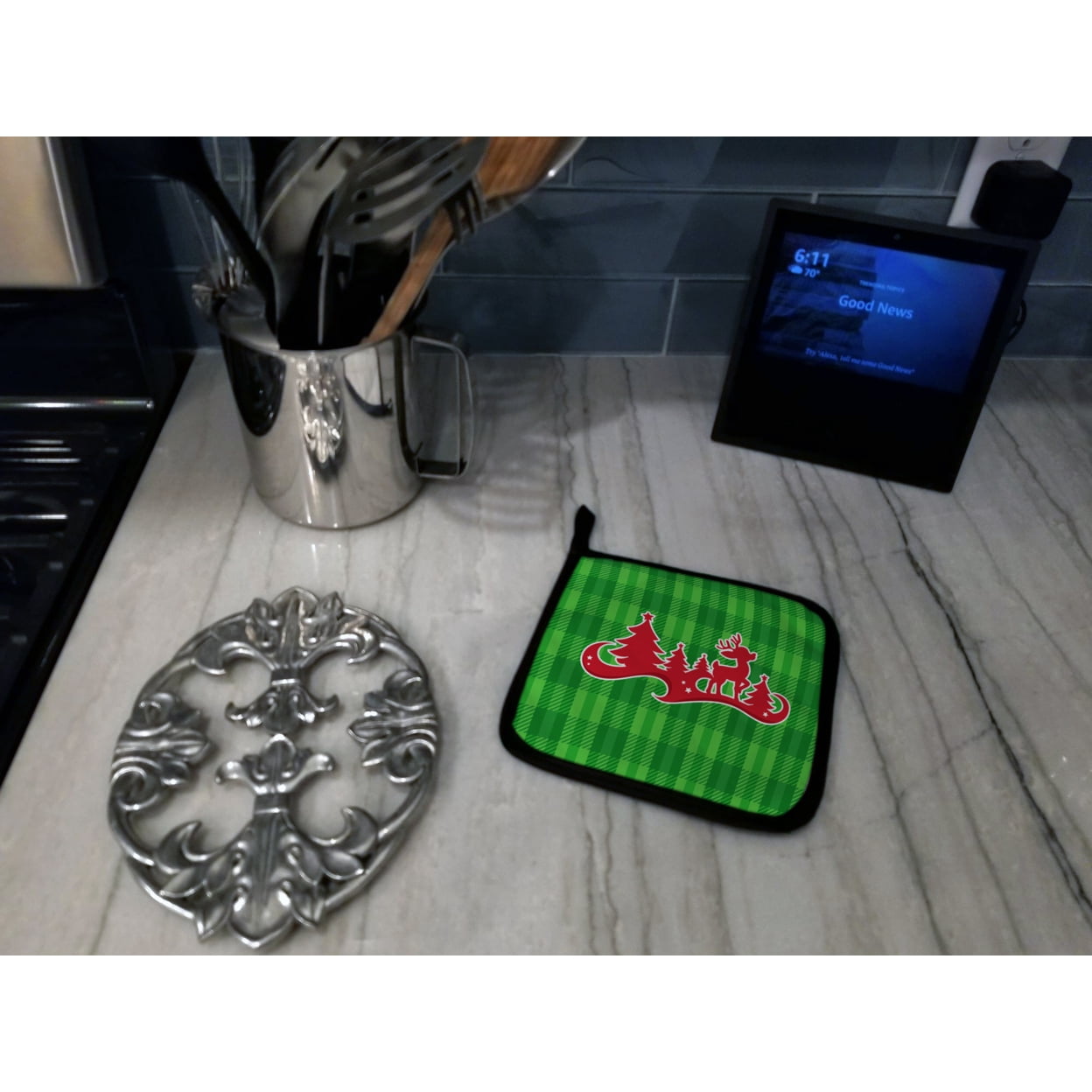 Christmas Tree Reindeer Green Pair of Pot Holders
