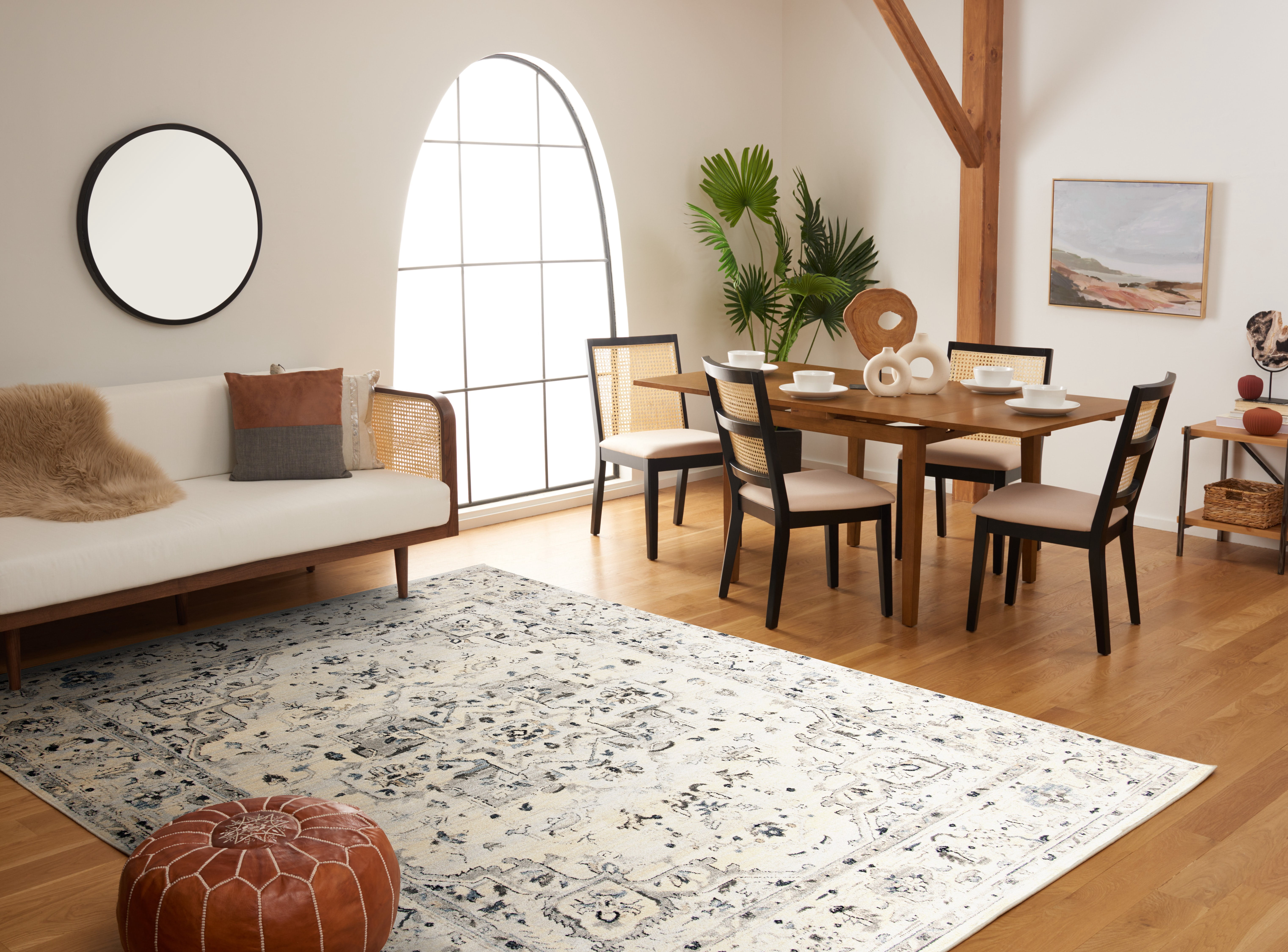 SAFAVIEH Charleston Zharko Floral Area Rug, Ivory/Light Blue, 4' x 6'