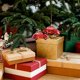 thumbnail image 3 of Adornos navideños, juego de 2 gorros navideños y bastones de carameloDecoraciones navideñasColgantes pequeños, 3 of 5