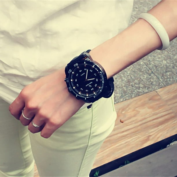 Big round dial wrist watch new arrivals