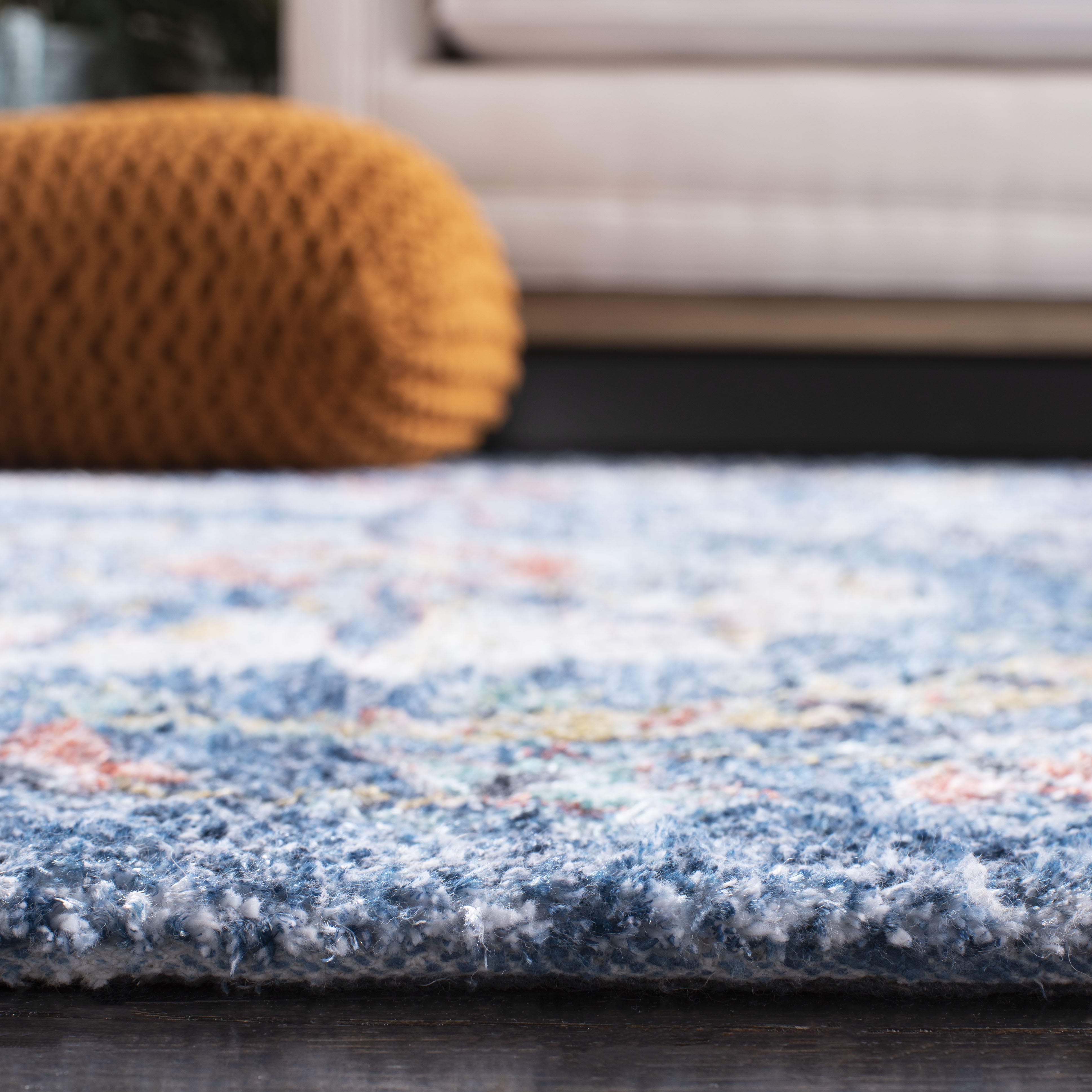 SAFAVIEH Saffron Jaslyn Bordered Oriental Area Rug, Blue/Cream, 5' x 8'