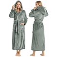 thumbnail image 1 of Bata de Franela con Capucha para Mujer de NY Threads Talle S, 1 of 6