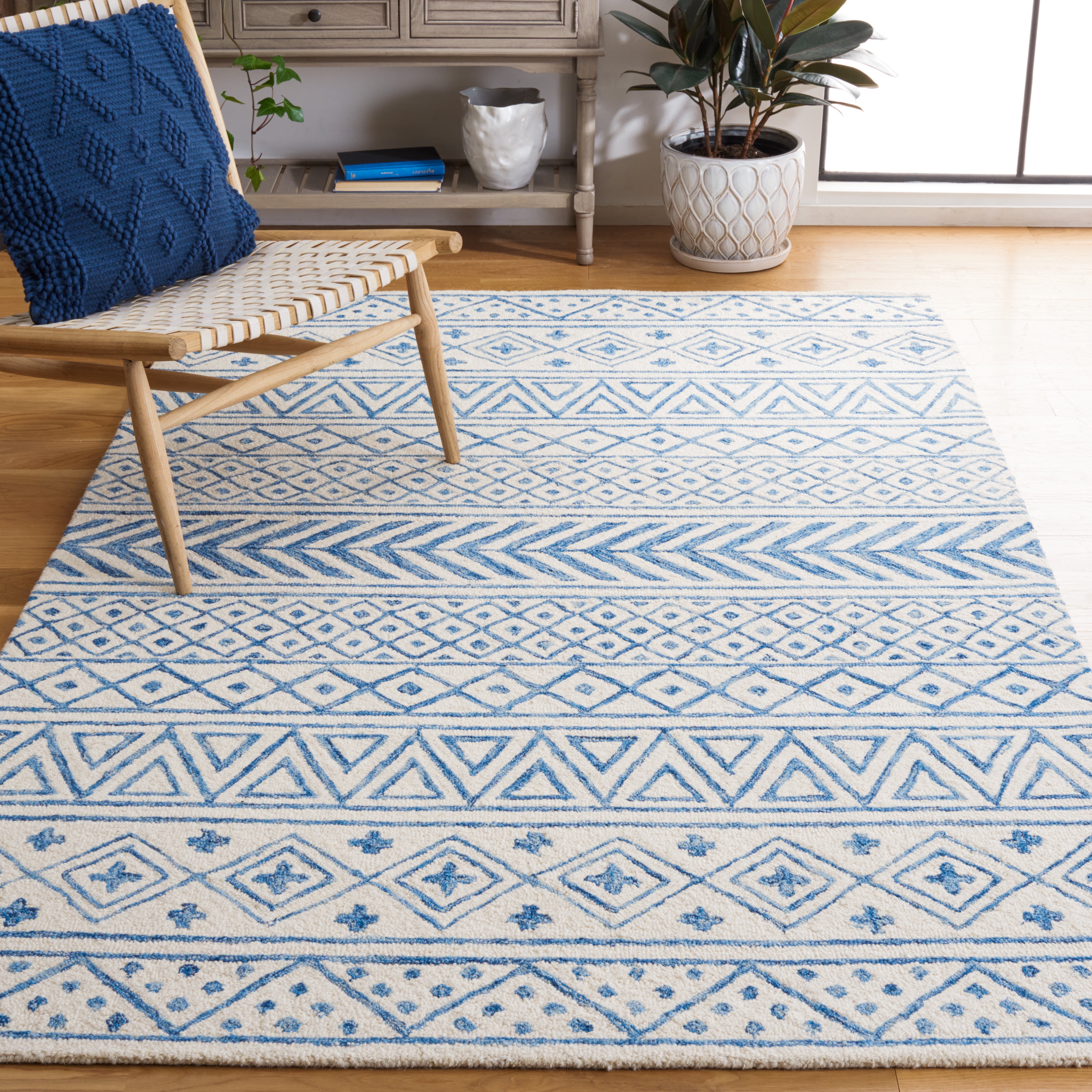 SAFAVIEH Metro Beaumont Southwestern Area Rug, Ivory/Blue, 6' x 6' Square