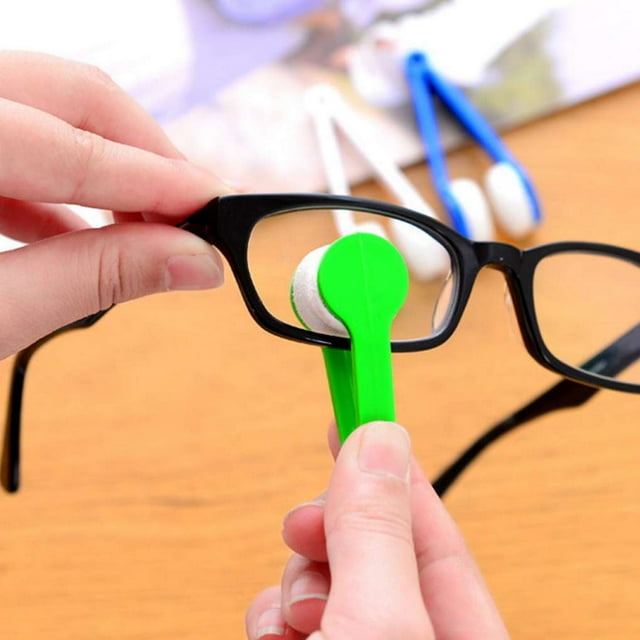 Portable Multifunction Microfiber Glasses Soft Brush Spectacles Cleaner Tool brush; Multifunction glasses cleaner; Random Color