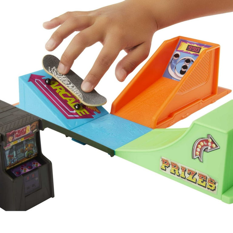 Hot Wheels Skate Arcade Skatepark Toy Set with Tony Hawk
