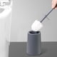 thumbnail image 4 of Juego de cepillo y desatascador para inodoro, organizador compacto de plástico gris con mango largo y base independiente para limpieza profunda, ideal para baños domésticos y uso en la, 4 of 8