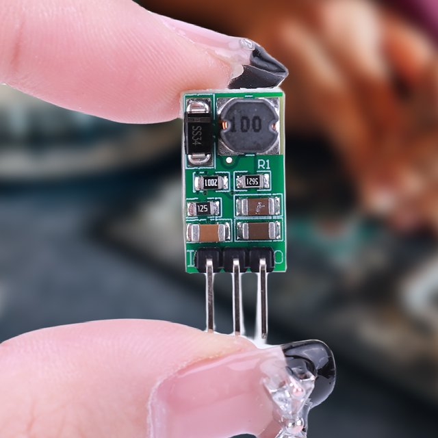 Reguladores de voltaje CC-CC DD4012SA Módulo reductor de voltaje de 550 KHZ (a 3,7 V)