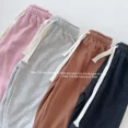 thumbnail image 2 of [Material cepillado] pantalones de chándal sueltos para niñas pequeñas, pantalones de chándal casuales de Color sólido, pantalones deportivos de Hip Hop para niños, 2 of 5