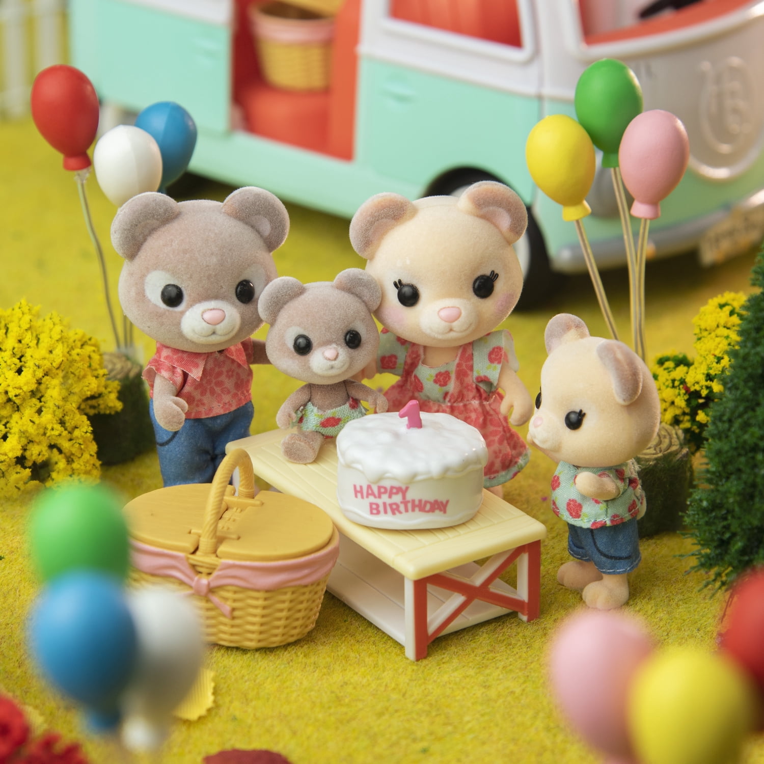 Honey Bee Acres Cuddlesworths Bear Family – Includes 4 Miniature Flocked Animal Figures with Removable Outfits – Dolls for Kids Ages 3+
