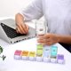 thumbnail image 3 of Caja portátil para almacenamiento de pastillas, vitaminas, aceite de hígado de bacalao, suplementos y medicamentos compatibles con 7 días, 3 of 3