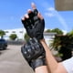 thumbnail image 2 of Guantes de motocicleta de medio dedo, resistentes y transpirables para entrenamiento de conducción. SG, 2 of 8