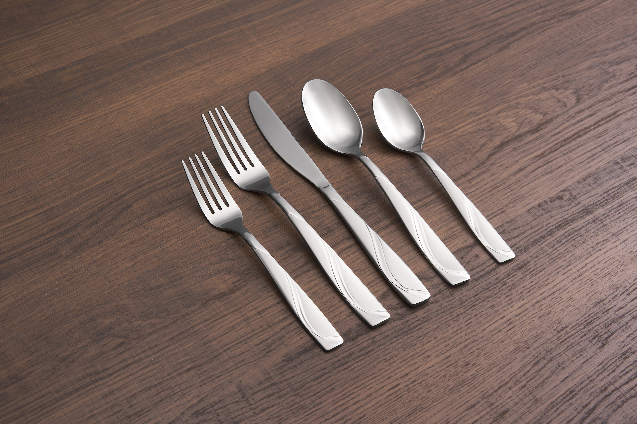 Cambridge Silversmiths Mercado Sand 20-Piece Flatware Set photo 7
