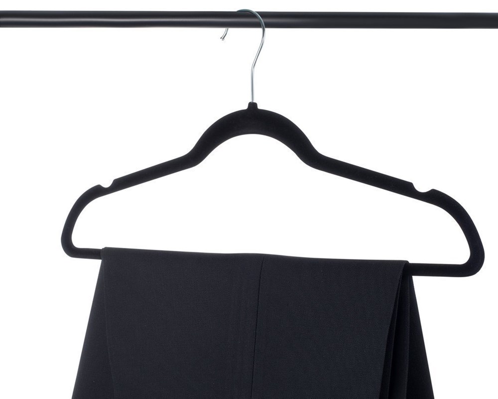 IEOKE Velvet Clothes Hangers Non Slip, 50-Pack No Shoulder Bumps Suit  Hangers Ultra Thin Space