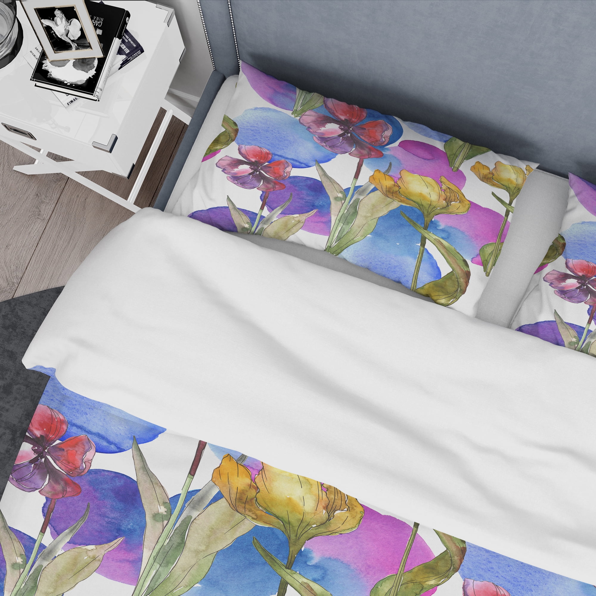 Designart 'Retro Tulips in Purple' Mid-Century Modern Duvet Cover Set