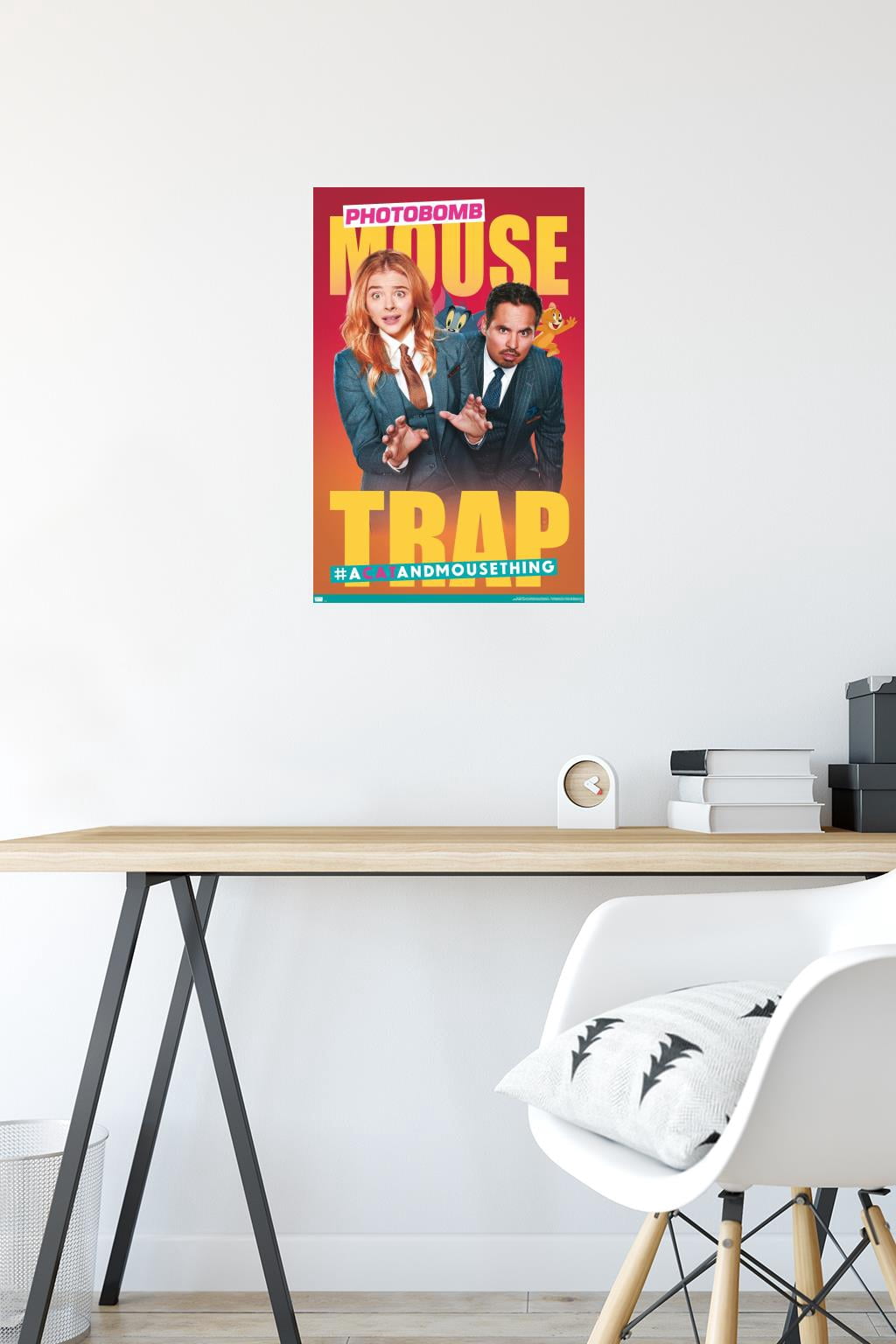 Tom and Jerry - Photobomb Wall Poster, 14.725" x 22.375"