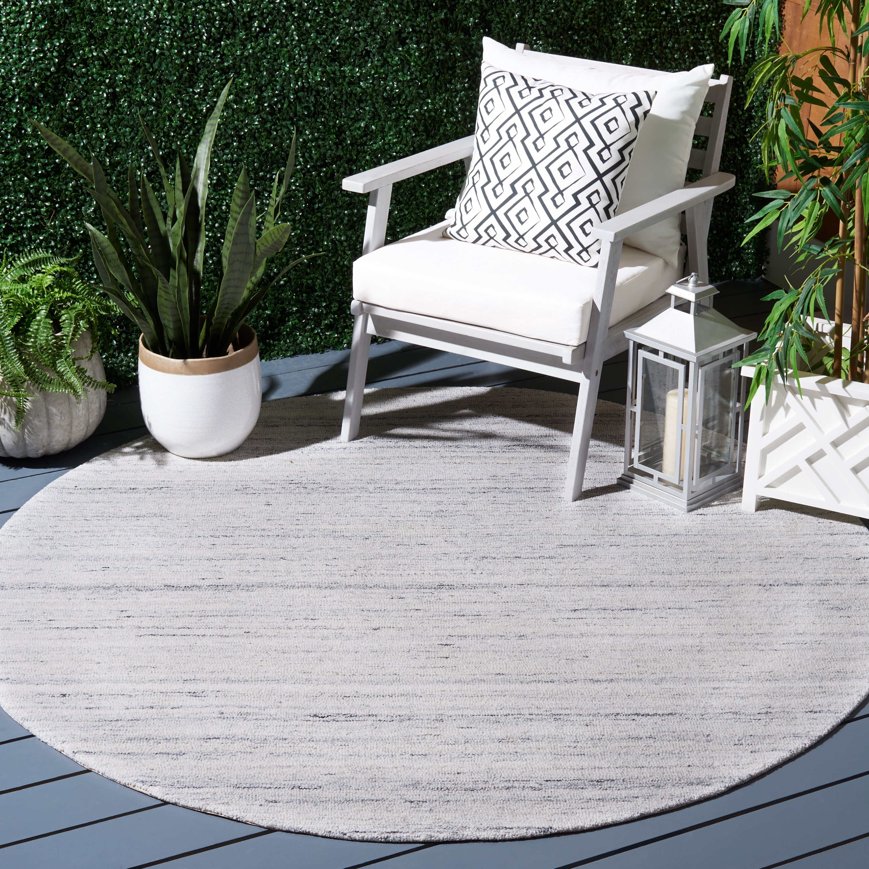 SAFAVIEH Outdoor Micro-Loop Garrett Solid Indoor/Outdoor Area Rug, Ivory, 6' x 6' Round