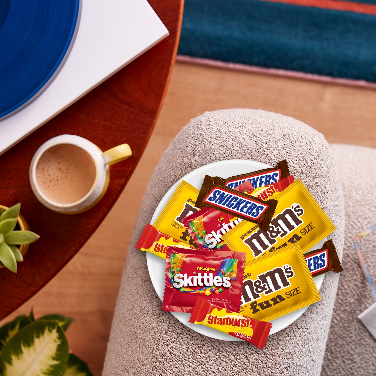 アメコミ M&M's Sweet Shop 2000 modern magazine AD for M & M's Candy, Eye Candy Lost in