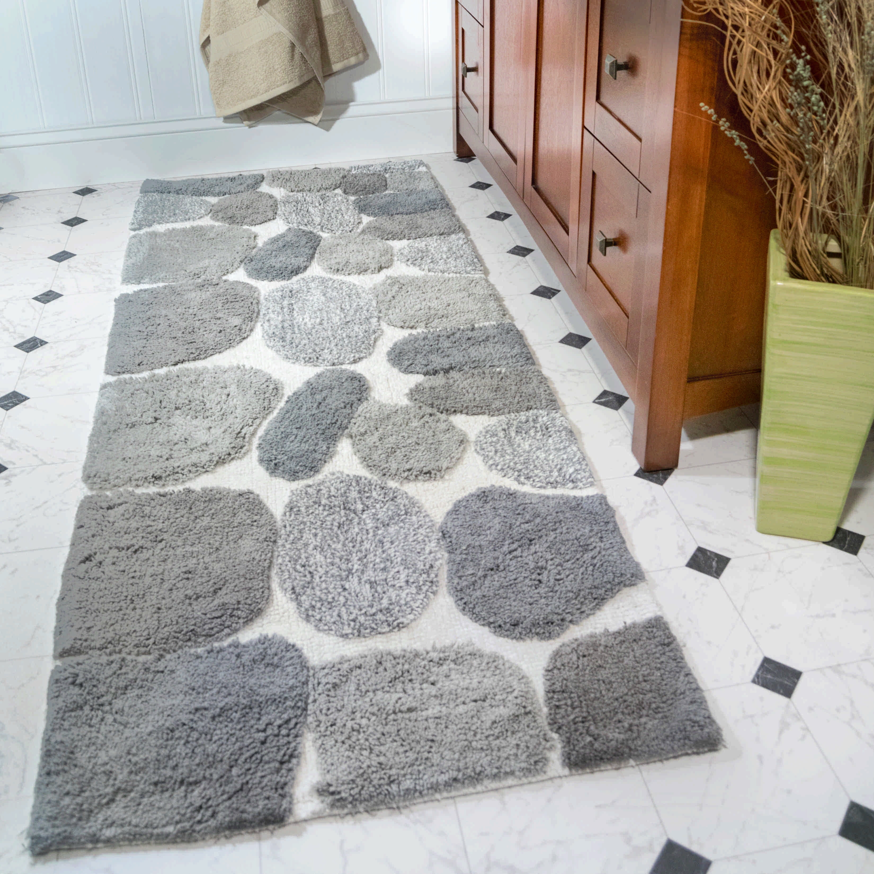 Chesapeake Pebbles Grey Bath Rug Runner (24"x60")
