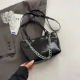 thumbnail image 2 of Bolso de mano de gran capacidad para mujer 2024 Nuevo estilo Bolso bandolera de un solo hombro de alta gama y nicho para el trabajo y los desplazamientos Paquete, 2 of 5
