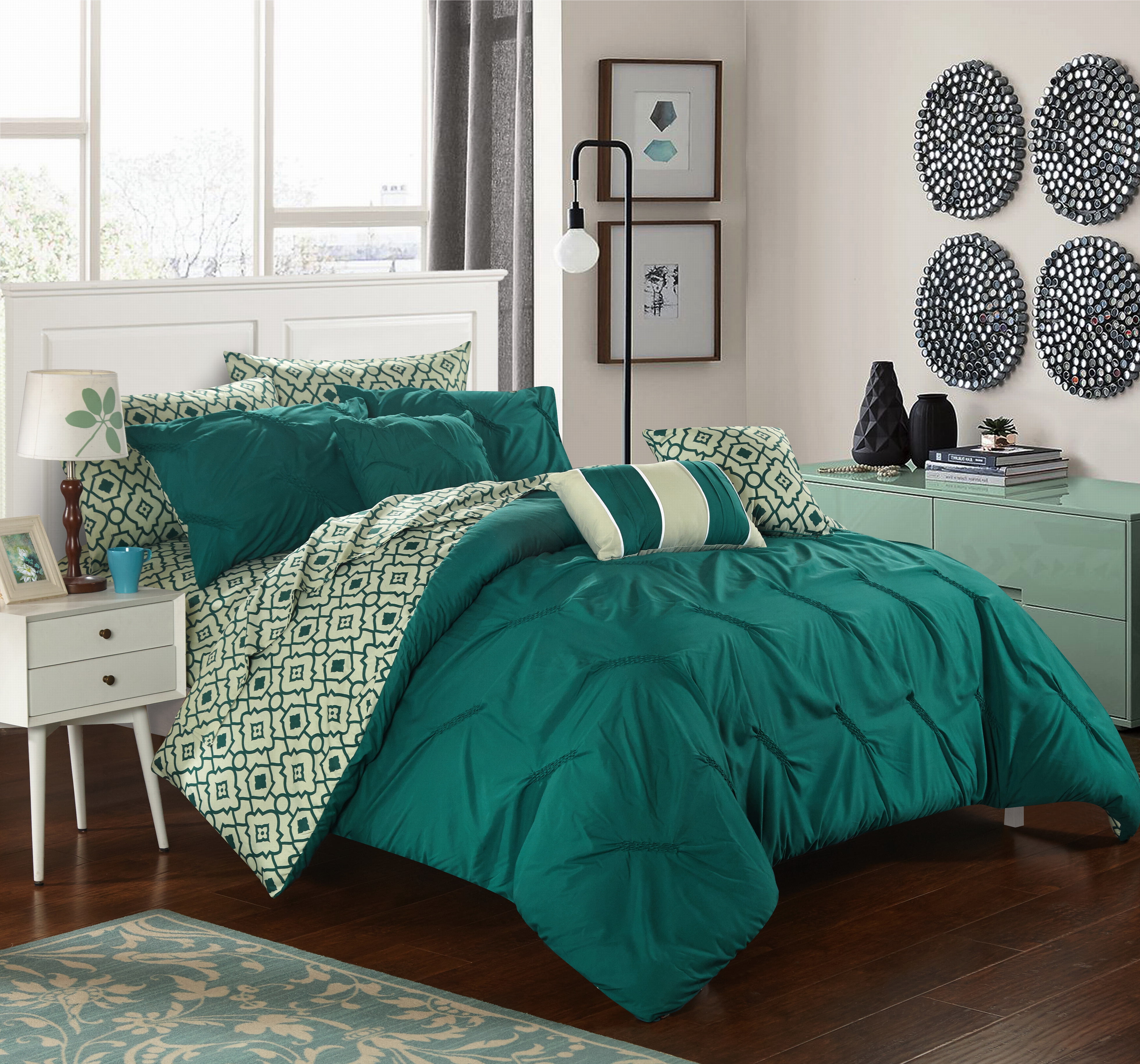 Chic Home 10-Piece Fedel Reversible Bed in a Bag Comforter Set