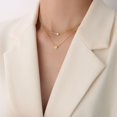 thumbnail image 2 of Cadena de clavícula de acero de titanio apilada de doble capa, colgante de estrella de cinco puntas, collar de perlas de imitación, collar de doble capa para mujer, dorado, 2 of 3