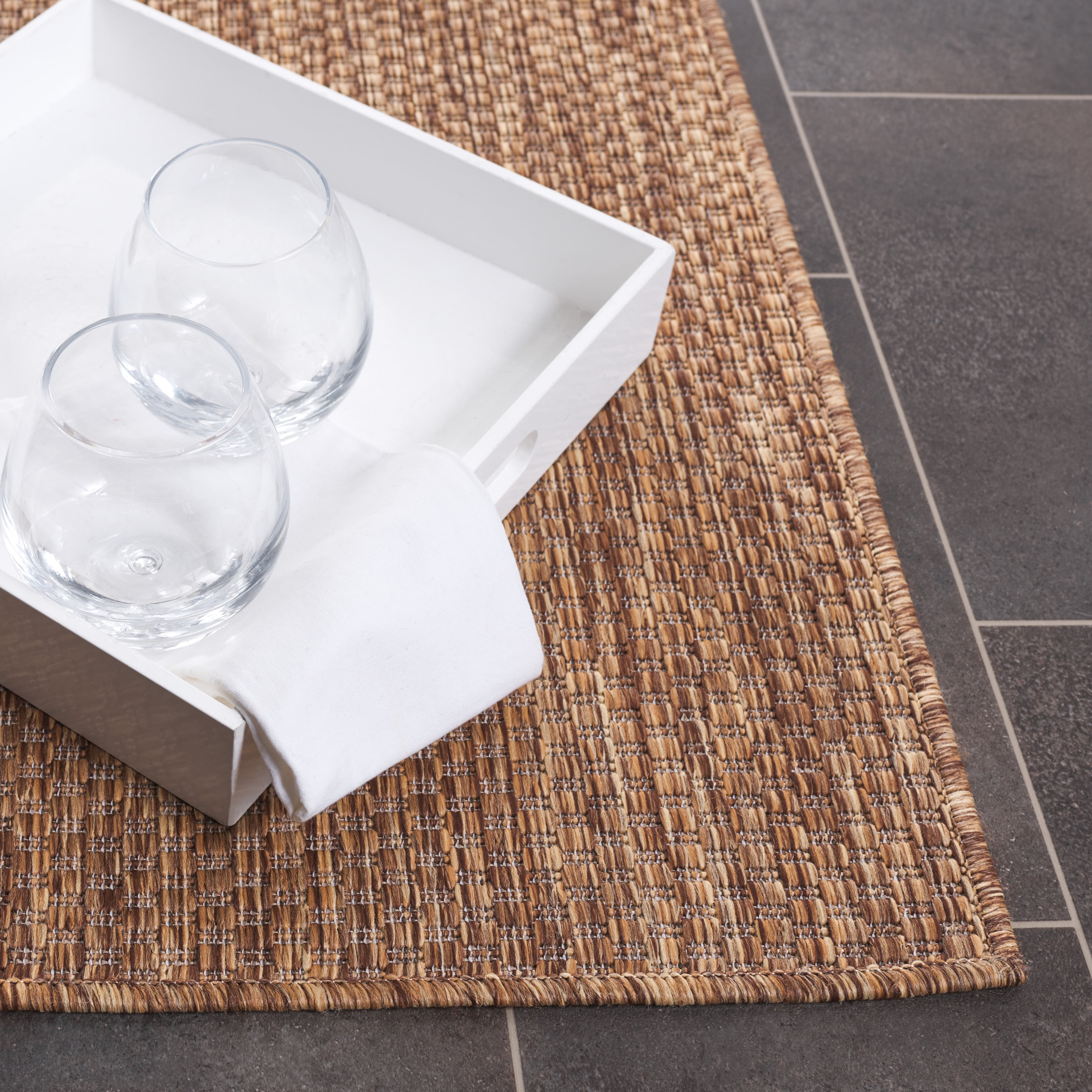 SAFAVIEH Beach House Jacinth Solid Indoor/Outdoor Area Rug, Brown, 4' x 6'