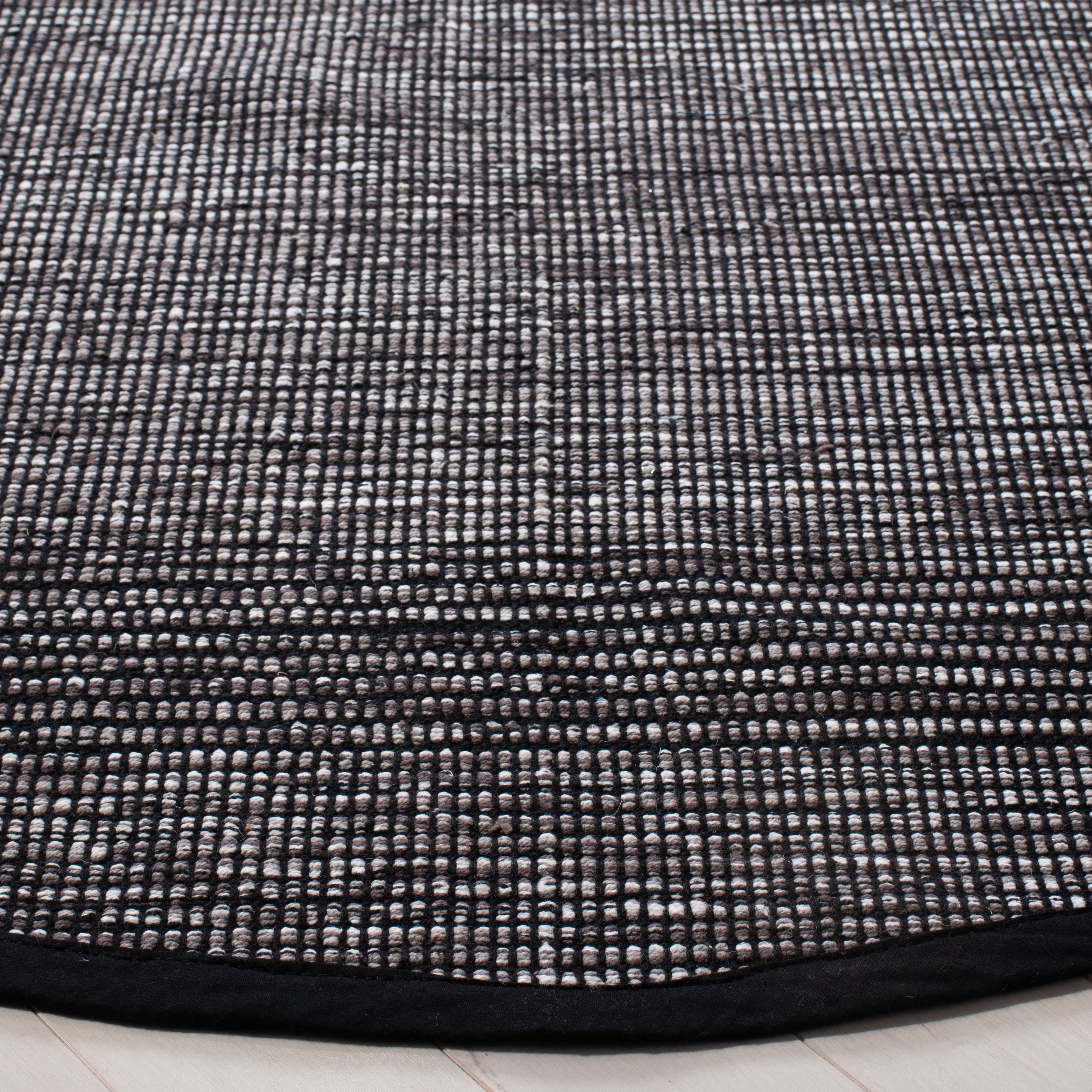 SAFAVIEH Montauk Kelsey Distressed Cotton Area Rug, Charcoal/Black, 6' x 6' Round