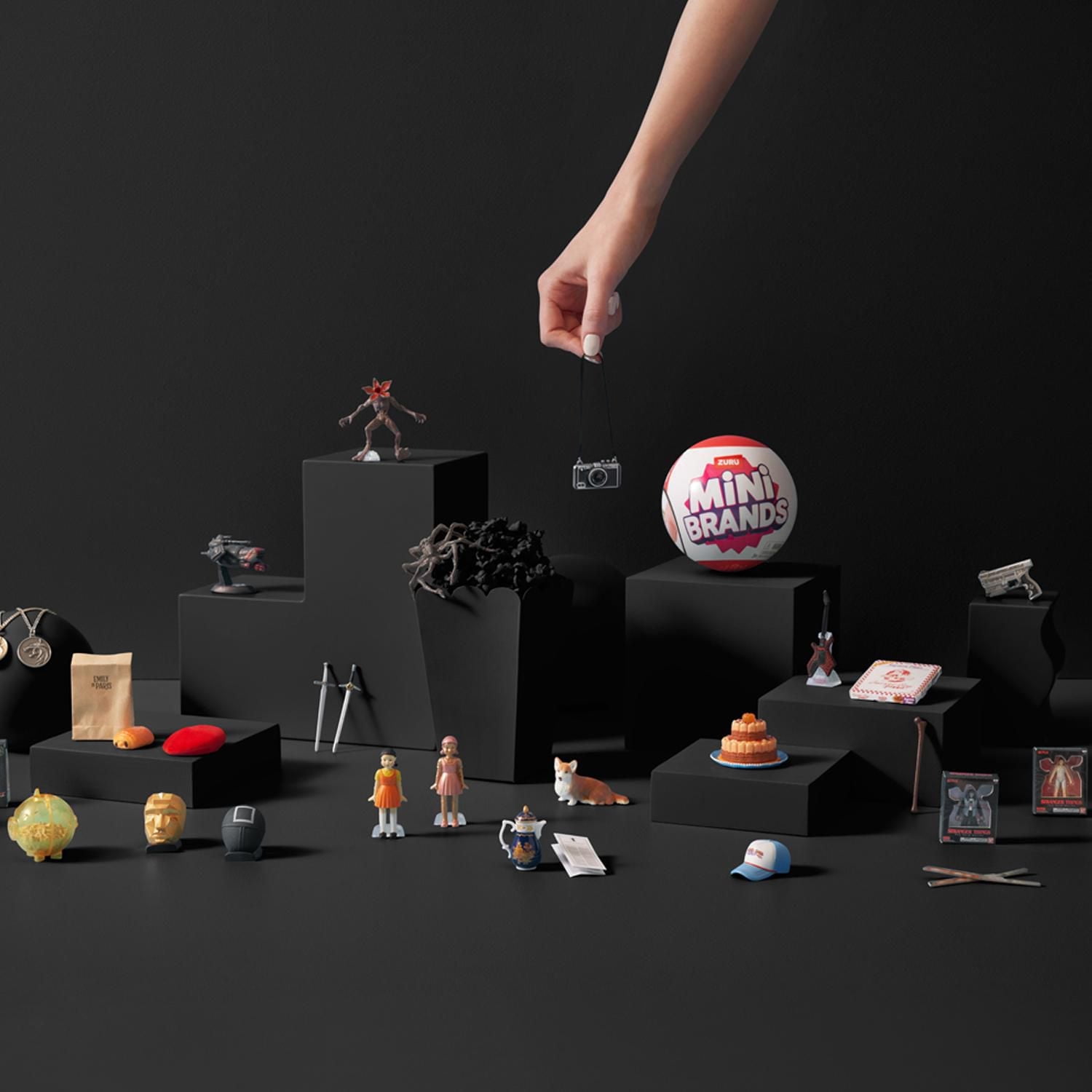 Mini Brands Netflix capsule by ZURU, Surprise Toy with Collectible Minis, Blind Packaging, Iconic Show themed Minis